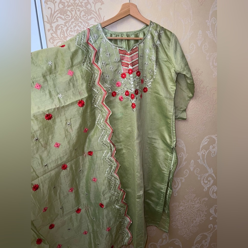 Green kurta and dupatta